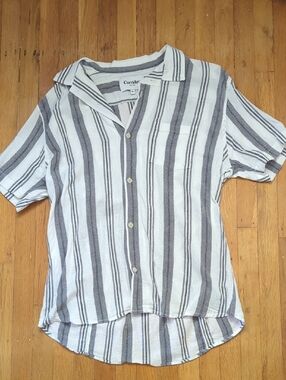 Corridor Camp Collar Gray & White Striped Short-Sleeve Button-Down Shirt